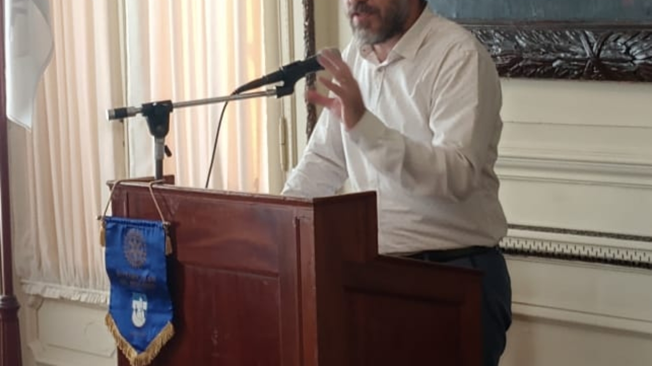 Reunuón 30-08 logo 2